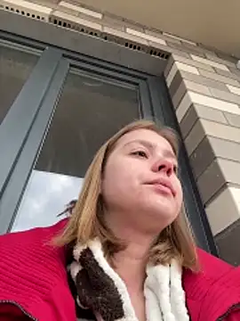 Eva Leen online show from February 20, 2026, 6:37 am