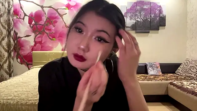 MaeRaads online show from March 23, 2026, 6:34 pm