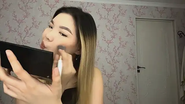 Elina Mottel online show from March 2, 2026, 7:37 am