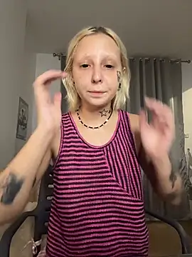 Snapshot of urlittlebaby666 chatting on March 6, 2026, 3:30 pm urlittlebaby666 online show from March 6, 2026, 3:30 pm