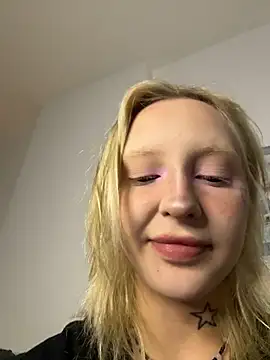 Snapshot of urlittlebaby666 chatting on March 15, 2026, 9:59 am urlittlebaby666 online show from March 15, 2026, 9:59 am