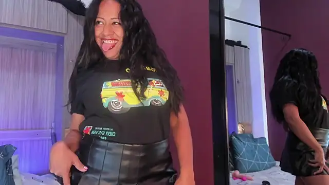 AllieBennet online show from April 21, 2026, 7:39 pm