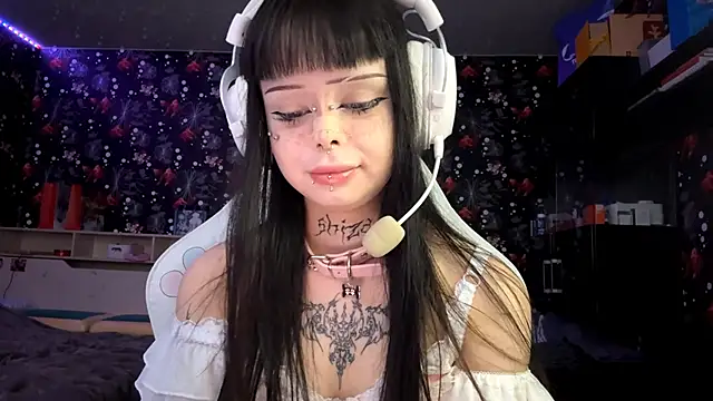 Luna Sohotti online show from March 1, 2026, 1:35 pm