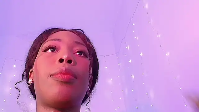 Lunaruiz online show from February 23, 2026, 9:12 pm