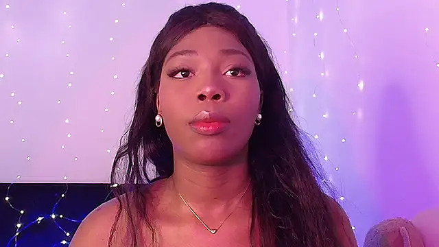 Lunaruiz online show from March 5, 2026, 8:38 pm