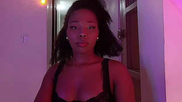 Lunaruiz online show from March 13, 2026, 3:13 am