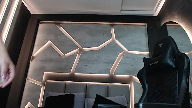 SilkNyx online show from March 10, 2026, 1:16 pm