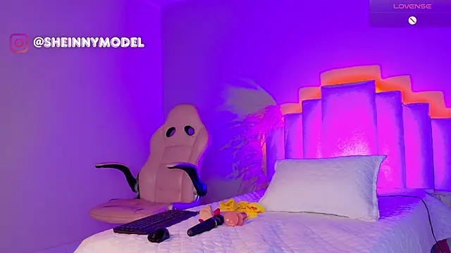 Sheinny brown1 online show from February 25, 2026, 7:56 pm