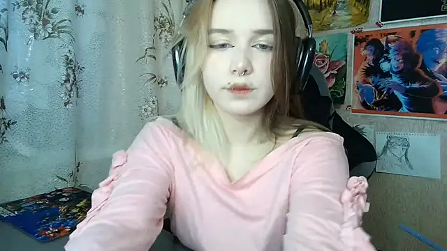 Snapshot of MilaTyan chatting on April 27, 2026, 3:54 pm MilaTyan online show from April 27, 2026, 3:54 pm