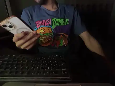 Snapshot of Robyne_xx chatting on April 16, 2026, 5:14 pm Robyne xx online show from April 16, 2026, 5:14 pm