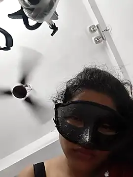 Cute-aryaa online show from April 21, 2026, 10:01 pm