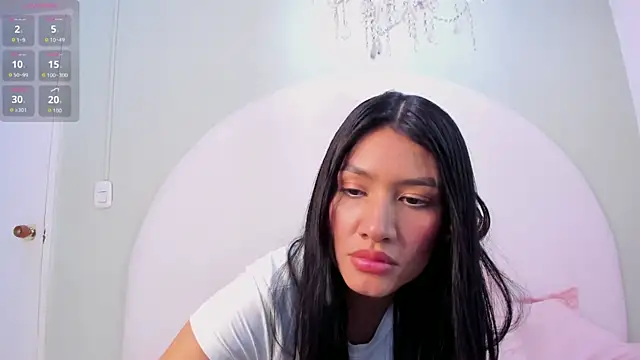 Violett Rosse  online show from March 4, 2026, 4:13 pm