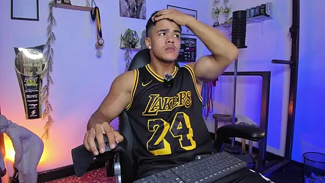 Rob zaens33 online show from April 14, 2026, 2:45 pm