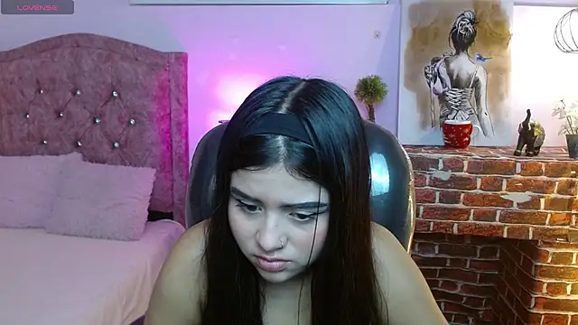 mila quin online show from April 21, 2026, 7:39 pm