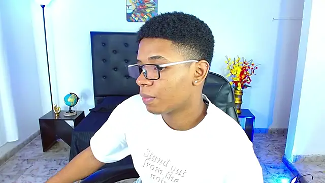 liiam3 online show from April 22, 2026, 8:43 pm