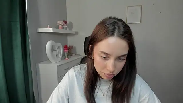 Snapshot of AdeleSolo chatting on April 30, 2026, 12:44 pm AdeleSolo online show from April 30, 2026, 12:44 pm
