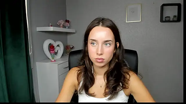 Snapshot of AdeleSolo chatting on July 24, 2026, 12:36 pm AdeleSolo online show from July 24, 2026, 12:36 pm