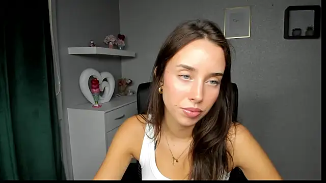 Snapshot of AdeleSolo chatting on July 25, 2026, 6:44 am AdeleSolo online show from July 25, 2026, 6:44 am