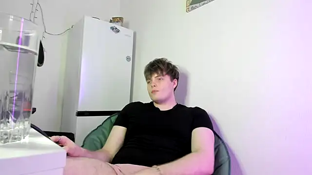  hetero online show from February 20, 2026, 7:25 pm