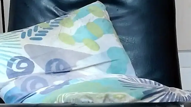 skinnysexy18 online show from April 19, 2026, 12:00 am