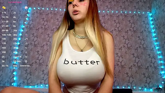 VictoriaDeese online show from March 31, 2026, 3:19 am