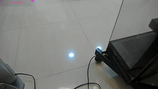 Mia Bailey  online show from April 17, 2026, 3:09 am