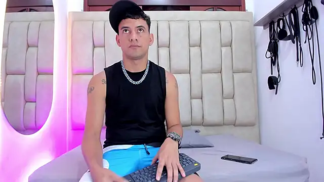 Snapshot of STEVEN_OS chatting on June 17, 2026, 7:15 pm STEVEN OS online show from June 17, 2026, 7:15 pm