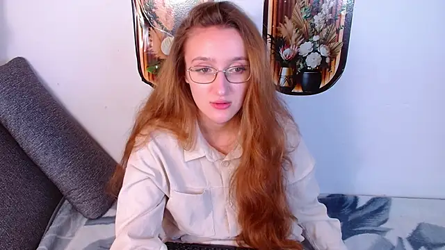 Snapshot of miay_here_ chatting on May 6, 2026, 4:56 pm miay here online show from May 6, 2026, 4:56 pm