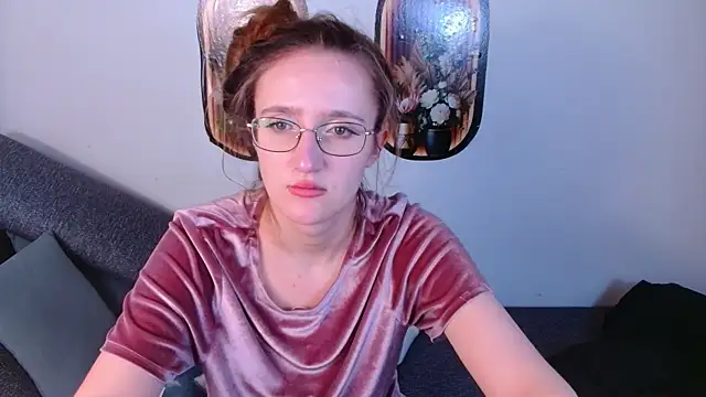 Snapshot of miay_here_ chatting on May 14, 2026, 4:47 pm miay here online show from May 14, 2026, 4:47 pm