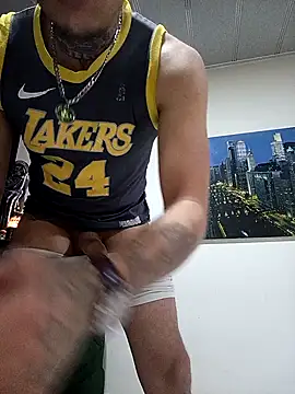 Valentino dominusSex online show from April 4, 2026, 9:01 pm