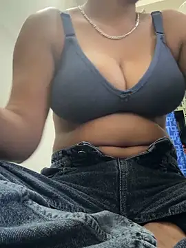 meenu cuties online show from March 22, 2026, 2:15 am