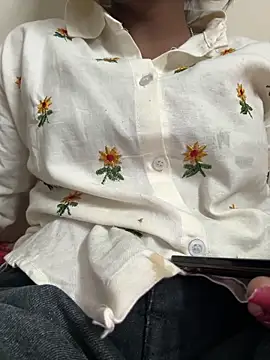 meenu cuties online show from March 31, 2026, 10:43 pm