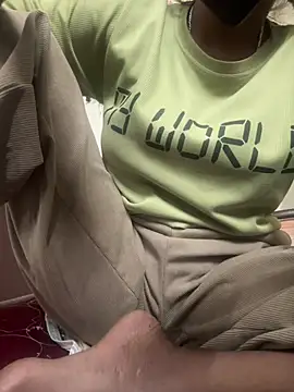 meenu cuties online show from April 16, 2026, 7:58 pm