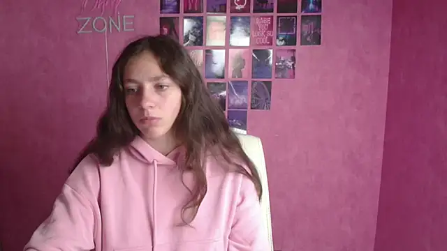 Snapshot of KissMeJulia chatting on May 14, 2026, 5:14 am KissMeJulia online show from May 14, 2026, 5:14 am
