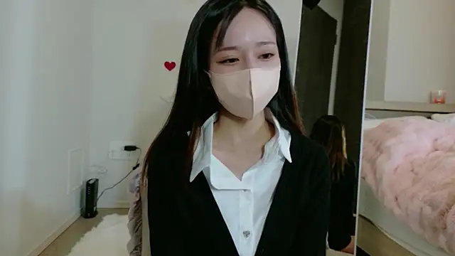 maichan v online show from March 6, 2026, 1:18 pm