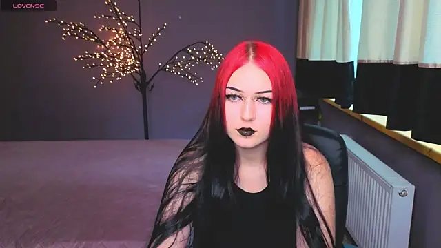 Snapshot of ElizabethVamp chatting on July 4, 2026, 11:49 am ElizabethVamp online show from July 4, 2026, 11:49 am