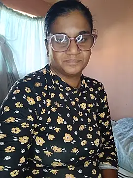 indianstrawberrylips4u online show from July 6, 2026, 9:17 am