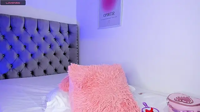 eva cutee  online show from March 7, 2026, 10:07 pm