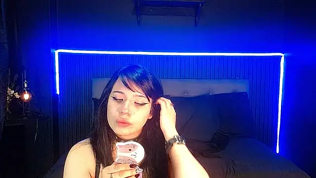 CHERRY DARCK online show from April 21, 2026, 2:01 pm