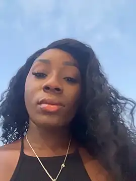 ZarahFerreira online show from May 27, 2026, 11:24 pm