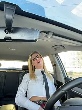 LisaMurr online show from February 21, 2026, 8:48 am