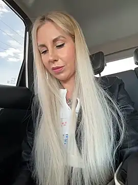 LisaMurr online show from April 21, 2026, 11:27 am