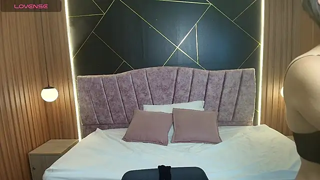 MoriahStorm online show from March 3, 2026, 12:11 pm