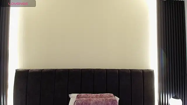 MoriahStorm online show from April 21, 2026, 12:33 pm