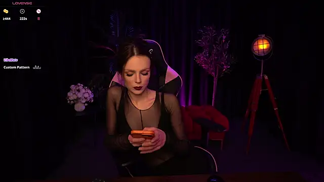 Snapshot of Wild_Alice_me chatting on June 3, 2026, 3:50 pm Wild Alice me online show from June 3, 2026, 3:50 pm