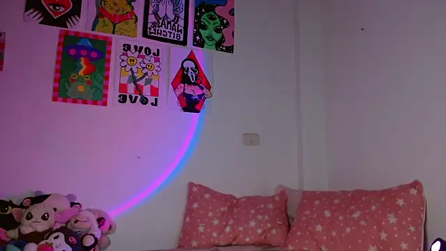 chloe roxy online show from April 23, 2026, 3:30 am