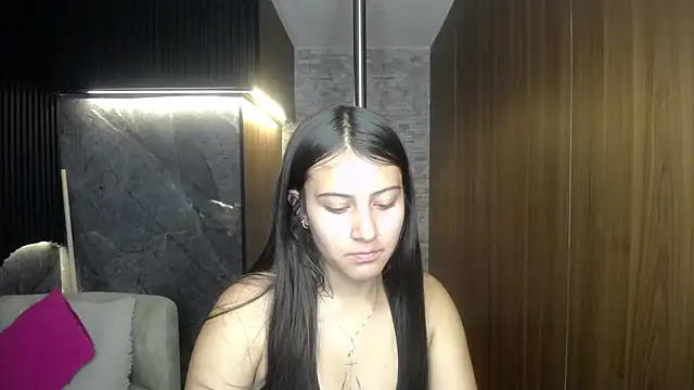 Sweett liia  online show from April 21, 2026, 7:28 pm