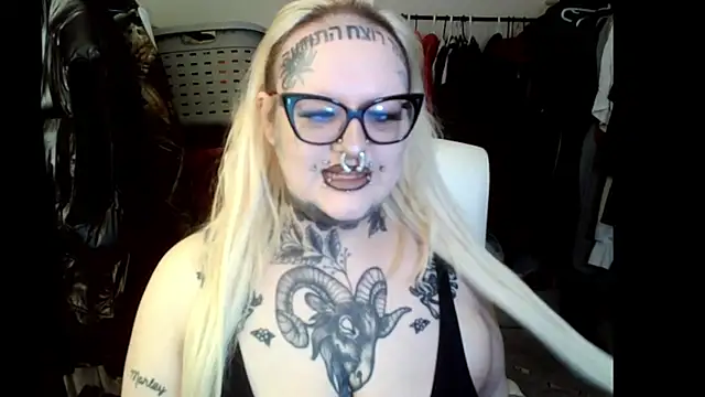 grindhouseho online show from April 30, 2026, 1:56 am