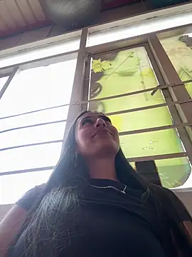 Tifqueen online show from April 21, 2026, 4:56 pm