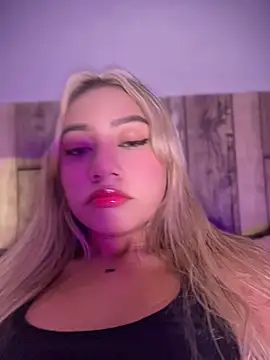 Snapshot of Dulce_Sofi_ chatting on June 8, 2026, 10:10 pm Dulce Sofi online show from June 8, 2026, 10:10 pm